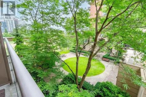 51 Harrison Garden Boulevard East Toronto (willowdale East) ON M2N 7G4