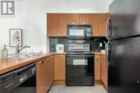 51 Harrison Garden Boulevard East Toronto (willowdale East) ON M2N 7G4