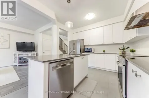 124 Ogston Crescent Whitby ON L1P 0H3