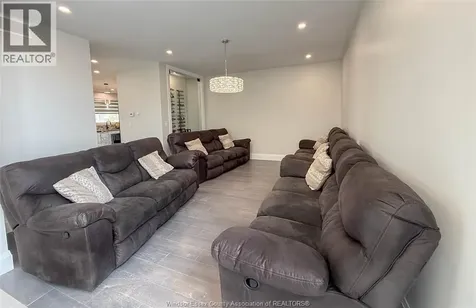 7 Cypress Pointe Leamington ON N8H 5R2