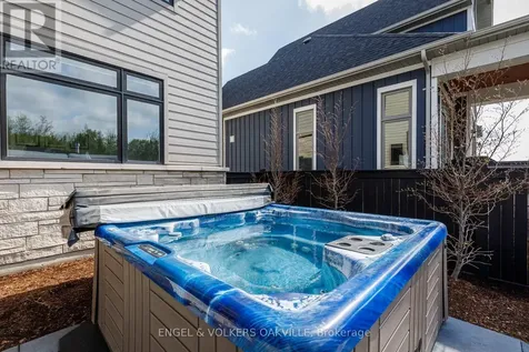 117 Stoneleigh Drive Blue Mountains ON L9Y 0Z4