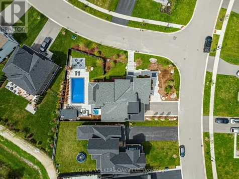 117 Stoneleigh Drive Blue Mountains ON L9Y 0Z4