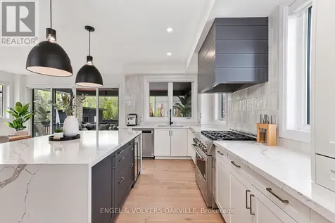 117 Stoneleigh Drive Blue Mountains ON L9Y 0Z4