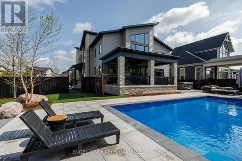 117 Stoneleigh Drive Blue Mountains ON L9Y 0Z4