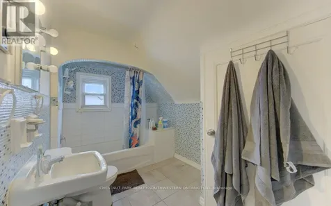 8 Marshall Street Waterloo ON N2J 2T2