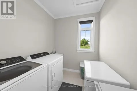 1027 Matheson Drive Montague ON K7A 5B8