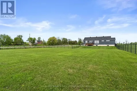 1027 Matheson Drive Montague ON K7A 5B8