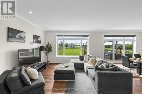 1027 Matheson Drive Montague ON K7A 5B8