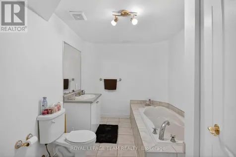 5472 Wicklow Drive Ottawa ON K4M 1C4