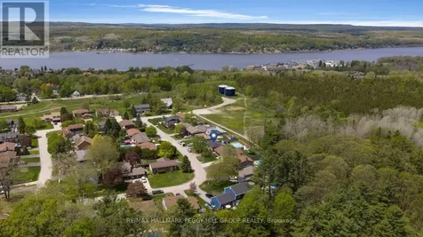 32 Kerr Drive Penetanguishene ON L9M 1H6