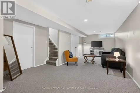 71 Equestrian Drive Ottawa ON K2M 1H7