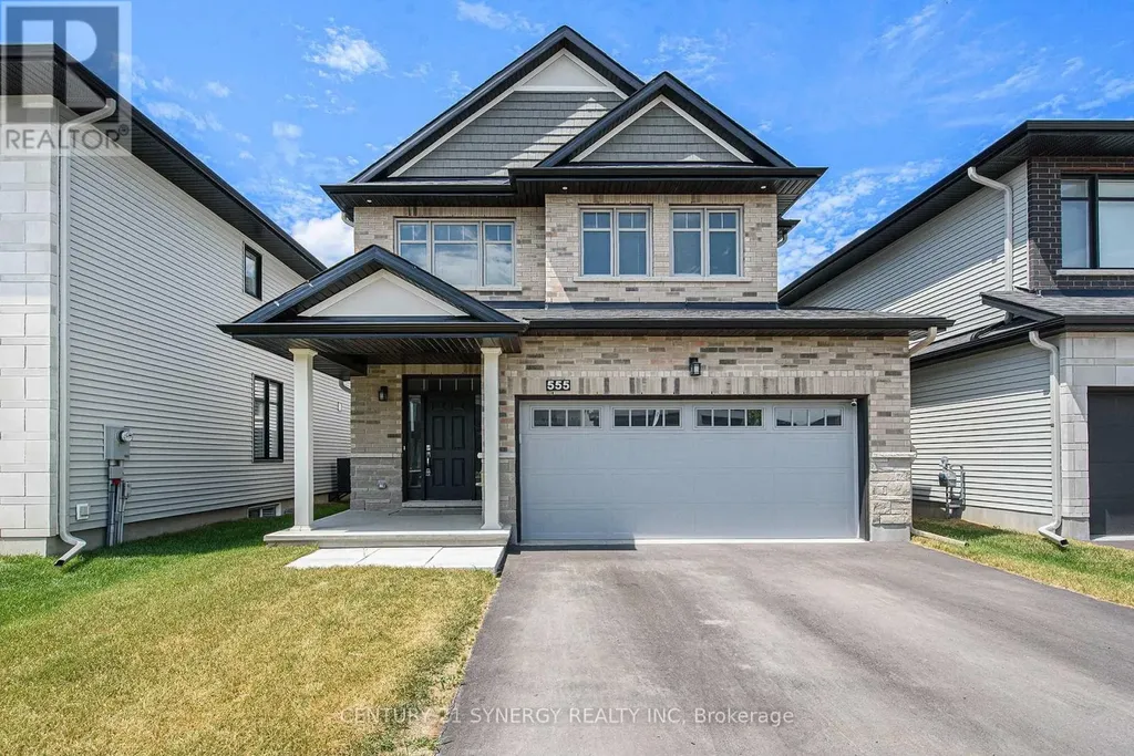 555 Bobolink Ridge Ottawa ON K2S 2P2