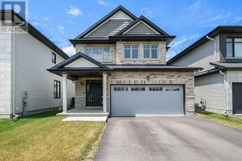 555 Bobolink Ridge Ottawa ON K2S 2P2