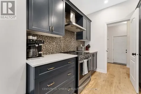 555 Bobolink Ridge Ottawa ON K2S 2P2