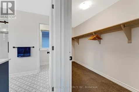 555 Bobolink Ridge Ottawa ON K2S 2P2