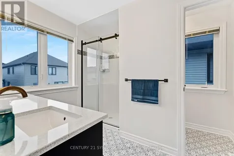 555 Bobolink Ridge Ottawa ON K2S 2P2