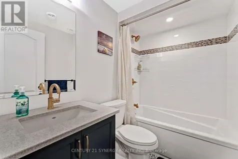 555 Bobolink Ridge Ottawa ON K2S 2P2