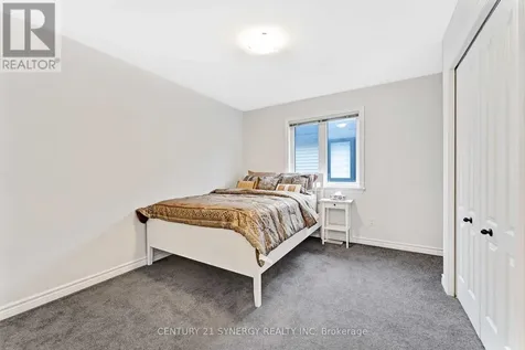 555 Bobolink Ridge Ottawa ON K2S 2P2