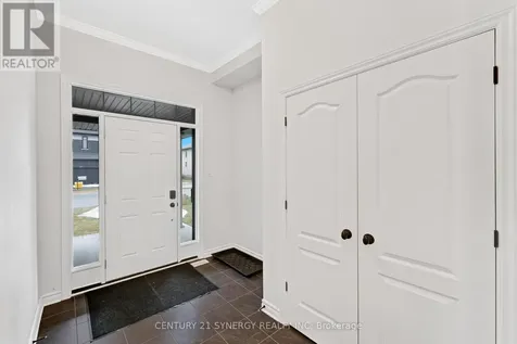 555 Bobolink Ridge Ottawa ON K2S 2P2