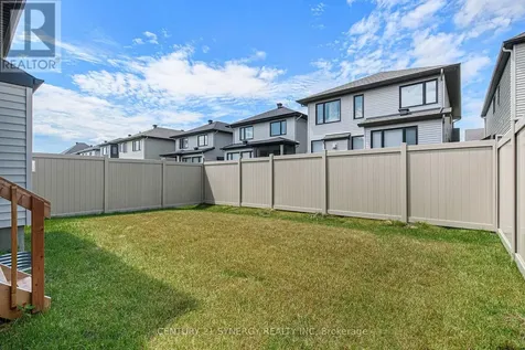 555 Bobolink Ridge Ottawa ON K2S 2P2