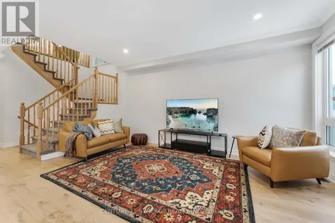 555 Bobolink Ridge Ottawa ON K2S 2P2