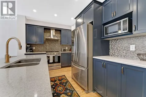 555 Bobolink Ridge Ottawa ON K2S 2P2