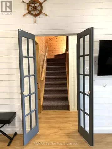 11 Cabin Crescent Wasaga Beach ON L9Z 1X7