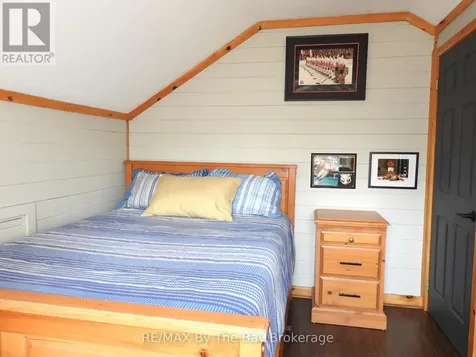 11 Cabin Crescent Wasaga Beach ON L9Z 1X7