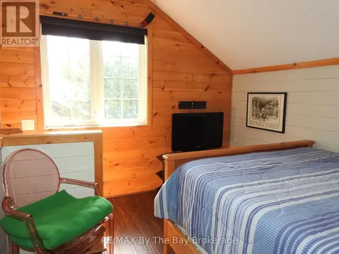 11 Cabin Crescent Wasaga Beach ON L9Z 1X7