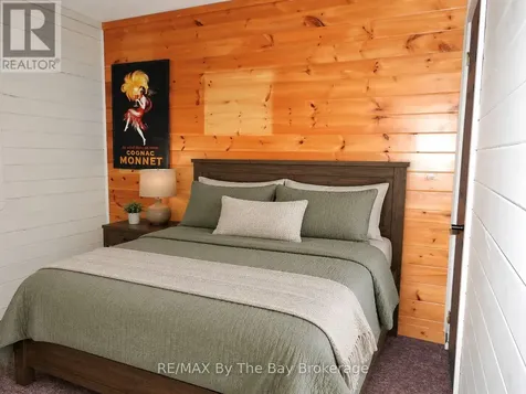 11 Cabin Crescent Wasaga Beach ON L9Z 1X7
