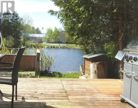 11 Cabin Crescent Wasaga Beach ON L9Z 1X7