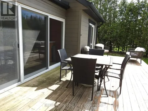 11 Cabin Crescent Wasaga Beach ON L9Z 1X7