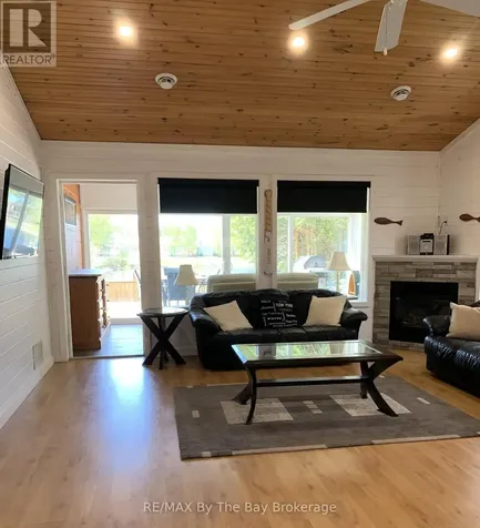 11 Cabin Crescent Wasaga Beach ON L9Z 1X7