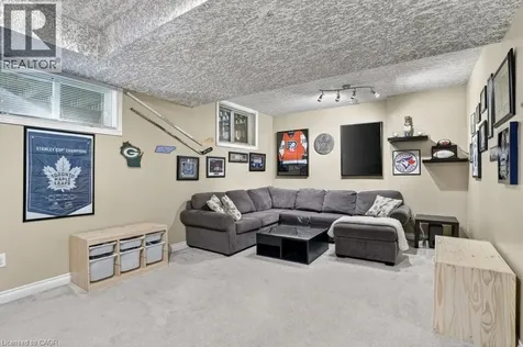 222 Grey Fox Drive Kitchener ON N2E 3N4