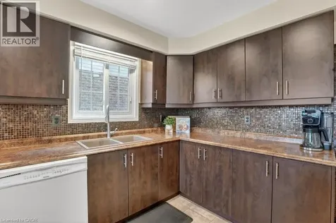 222 Grey Fox Drive Kitchener ON N2E 3N4
