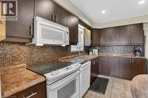 222 Grey Fox Drive Kitchener ON N2E 3N4