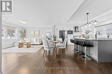 1005 Gold Crescent Ottawa ON K2B 8C4