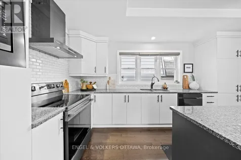 1005 Gold Crescent Ottawa ON K2B 8C4