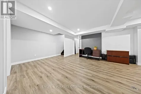 1005 Gold Crescent Ottawa ON K2B 8C4