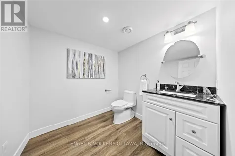 1005 Gold Crescent Ottawa ON K2B 8C4
