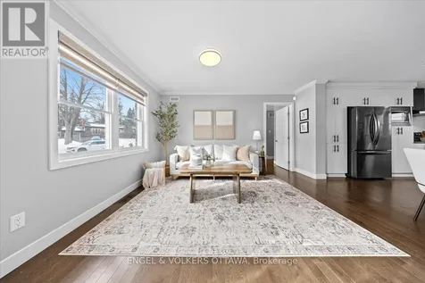 1005 Gold Crescent Ottawa ON K2B 8C4