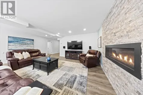 1005 Gold Crescent Ottawa ON K2B 8C4