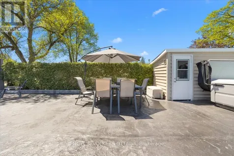 1005 Gold Crescent Ottawa ON K2B 8C4