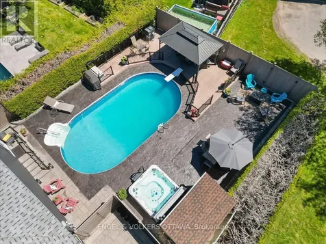 1005 Gold Crescent Ottawa ON K2B 8C4