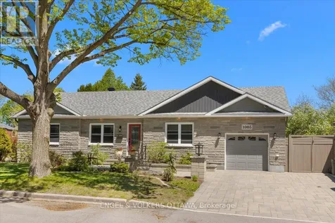 1005 Gold Crescent Ottawa ON K2B 8C4