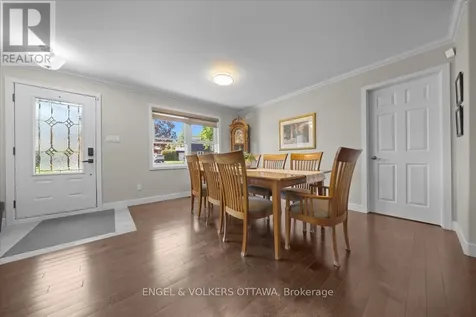 1005 Gold Crescent Ottawa ON K2B 8C4