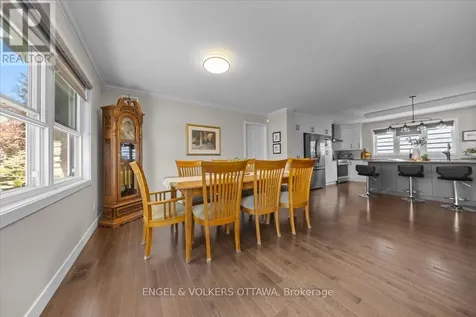 1005 Gold Crescent Ottawa ON K2B 8C4