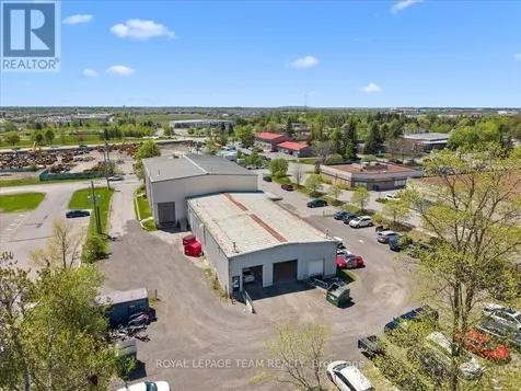 24 Edgewater Street Ottawa ON K2L 1V8