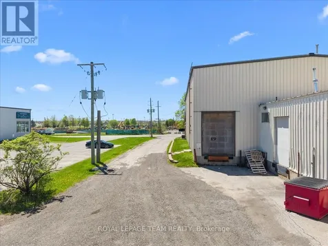 24 Edgewater Street Ottawa ON K2L 1V8
