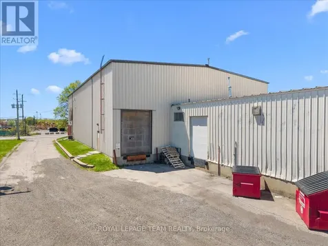 24 Edgewater Street Ottawa ON K2L 1V8
